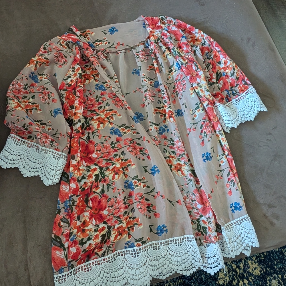 Floral Kimono with Lace Trim
